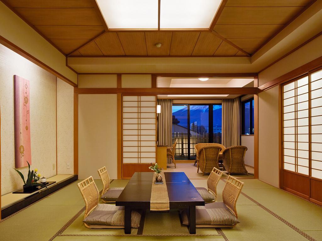 富士河口湖温泉湖南庄酒店